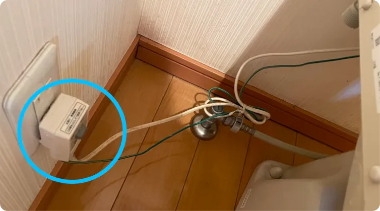 トイレ電気の接続部
