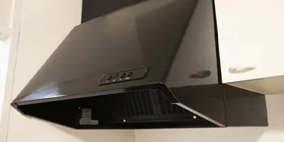 レンジフードの交換はどこに頼む？交換サイン・費用相場・業者の選び方を紹介